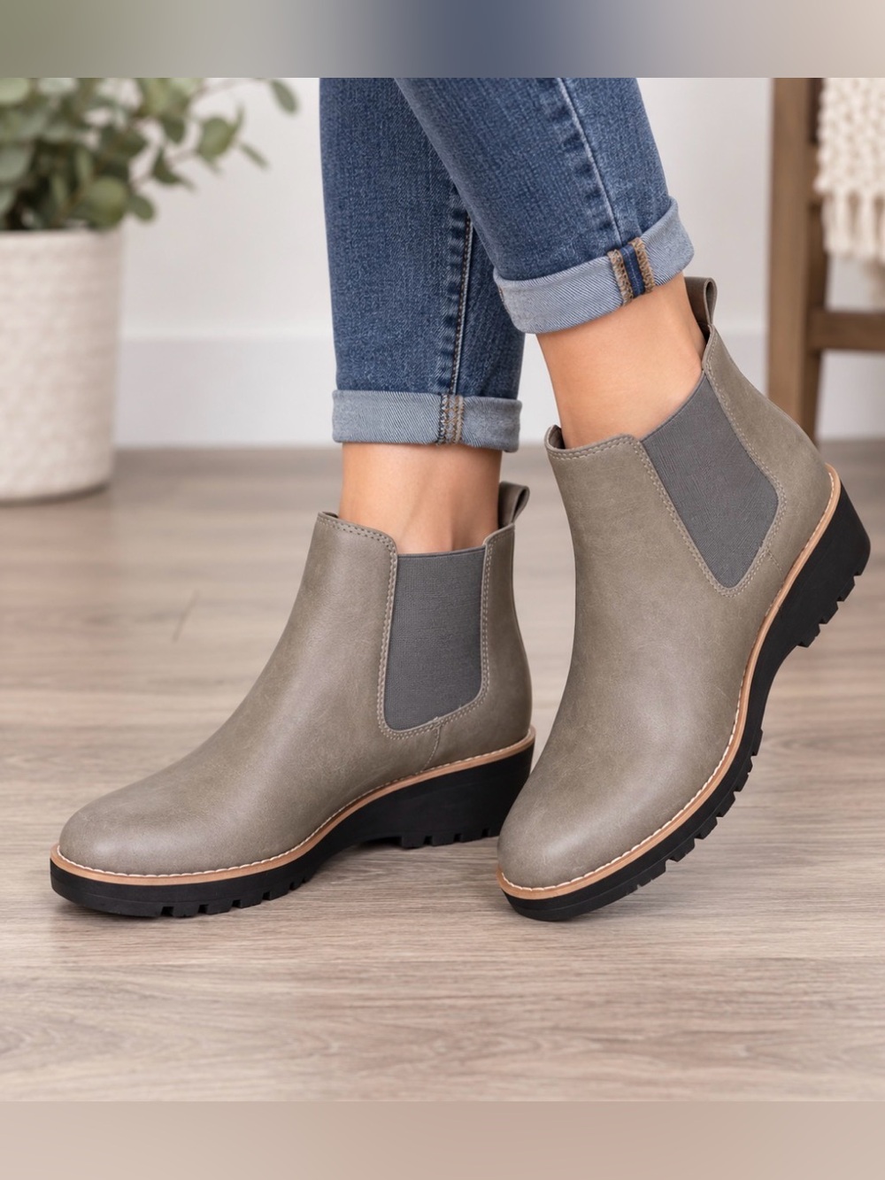 Eileen Fisher Women's Gray Leather Chelsea Wedge Fur Lined Bootie 8.5 - Picture 1 of 7